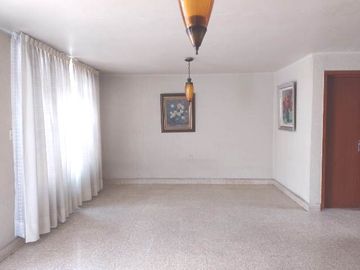 Ciudad Satélite, Casa en Venta para Remodelar, Circuito Cronistas.