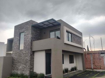 Casa Nueva en Venta en Bugambilias Clupster Residencial