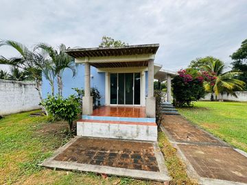 Casa de Descanso en Veracruz con Alberca y Salida Al Río Loc. La Posta