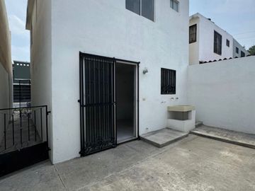 Casa en venta en Privada Santa Rosa