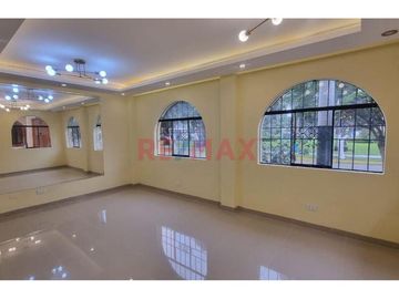 Venta Hermosa Casa Moderna De 3 Hab. Ac. 112.51 M2 - Los Sauces - Victor Larco Herrera
