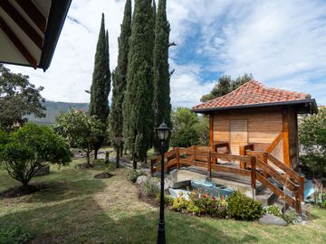 $495.000 - Casa de Venta en Mitad del Mundo – Ideal para Vivienda, Hosteria o Restaurante