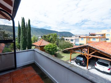 $495.000 - Casa de Venta en Mitad del Mundo – Ideal para Vivienda, Hosteria o Restaurante