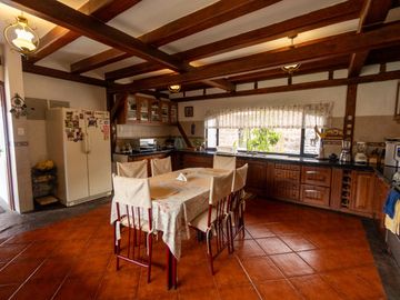 $495.000 - Casa de Venta en Mitad del Mundo – Ideal para Vivienda, Hosteria o Restaurante