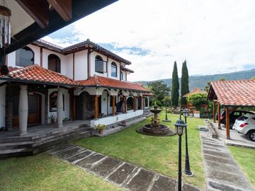 $495.000 - Casa de Venta en Mitad del Mundo – Ideal para Vivienda, Hosteria o Restaurante