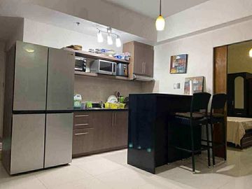 FULL SEAVIEW/OCEANVIEW 1BR CONDO FULLY FURNISHED FOR SALE IN LAPU LAPU CITY CEBU