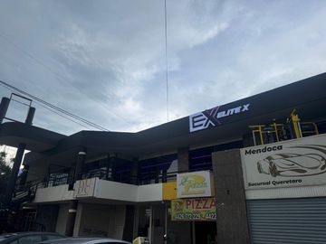 Locales en Venta en Plaza Los Encinos, Av. Sombrerete, Querétaro – Ideales para Inversión
