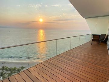Departamento de lujo en Icon Vallarta con acceso a playa – 4 recámaras y amenidades exclusivas.