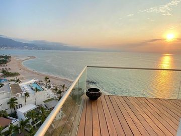 Departamento de lujo en Icon Vallarta con acceso a playa – 4 recámaras y amenidades exclusivas.