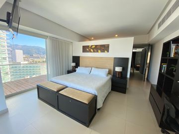Departamento de lujo en Icon Vallarta con acceso a playa – 4 recámaras y amenidades exclusivas.