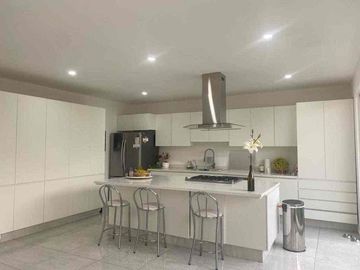 Casa en venta de uso con recámara en planta baja la carcaña