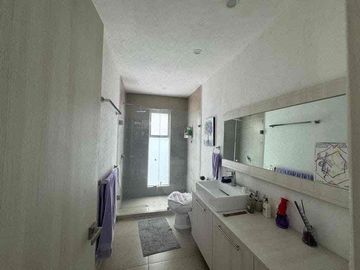 Casa en venta de uso con recámara en planta baja la carcaña