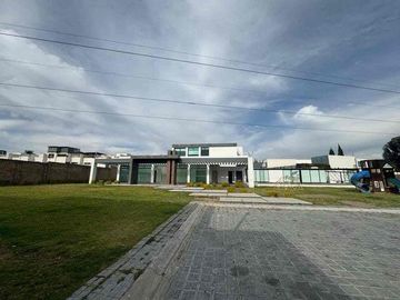 Casa en venta de uso con recámara en planta baja la carcaña