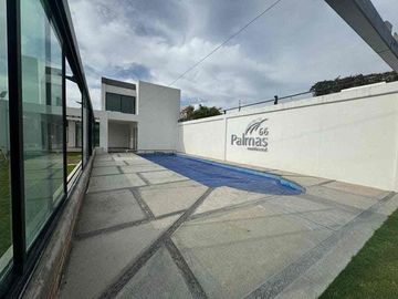 Casa en venta de uso con recámara en planta baja la carcaña