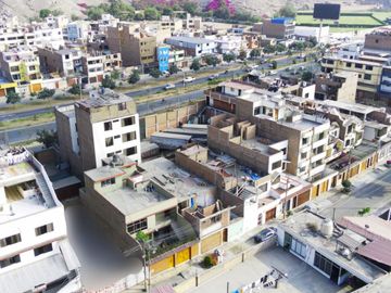 VENTA DE CASA EN LOS PORTALES DE JAVIER PRADO – ATE