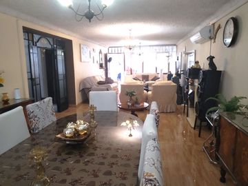 VENTA DE CASA EN LOS PORTALES DE JAVIER PRADO – ATE