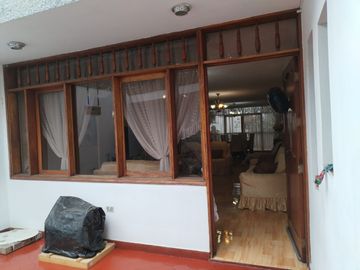 VENTA DE CASA EN LOS PORTALES DE JAVIER PRADO – ATE