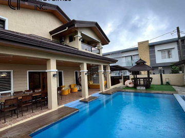 For Sale: Vacation House with Swimming Pool in Tagaytay Country Homes 3, Tagaytay City