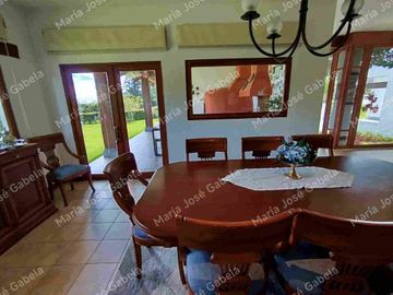 EN VENTA CASA DE LUJO DE 1 PLANTA, DE 4 DORMOTORIOS Y UNA SUITE  CON ESTUDIO, EN PIFO, A 5MIN DE LA RUTA VIVA