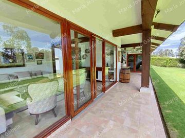 EN VENTA CASA DE LUJO DE 1 PLANTA, DE 4 DORMOTORIOS Y UNA SUITE  CON ESTUDIO, EN PIFO, A 5MIN DE LA RUTA VIVA