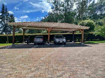 EN VENTA CASA DE LUJO DE 1 PLANTA, DE 4 DORMOTORIOS Y UNA SUITE  CON ESTUDIO, EN PIFO, A 5MIN DE LA RUTA VIVA
