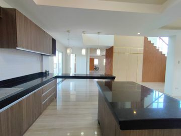 4 Bedroom House for Sale in St. Charbel Executive Village Subdivision Dasmariñas Cavite City • Property ID: FM334