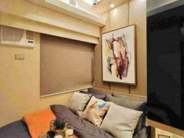 Ready-to-Turnover Studio w/ Balcony – Prime Location for Rental Income!