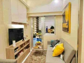 Ready-to-Turnover Studio w/ Balcony – Prime Location for Rental Income!