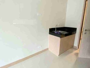 Ready-to-Turnover Studio w/ Balcony – Prime Location for Rental Income!