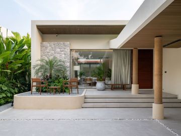 White Sand Beach Luxury Pool Villa  3 Bed, 3 Bath 130 SQW. @ Mövenpick, Na Jomtien