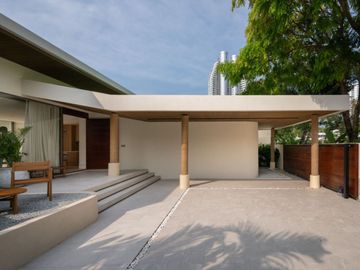 White Sand Beach Luxury Pool Villa  3 Bed, 3 Bath 130 SQW. @ Mövenpick, Na Jomtien