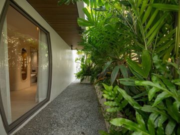 White Sand Beach Luxury Pool Villa  3 Bed, 3 Bath 130 SQW. @ Mövenpick, Na Jomtien