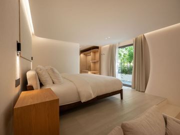 White Sand Beach Luxury Pool Villa  3 Bed, 3 Bath 130 SQW. @ Mövenpick, Na Jomtien