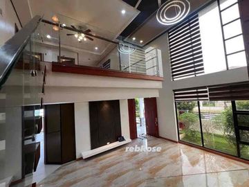 Spacious Corner House and lot with Pool Inside Corona Delmar