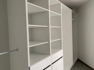 DEPARTAMENTO DE VENTA A ESTRENAR EN CUMBAYA, AMENITIES DE PRIMERA