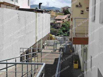 DEPARTAMENTO EN VENTA, 2 HABITACIONES, SAN ISIDRO DEL INCA, 107M2, CON PATIO