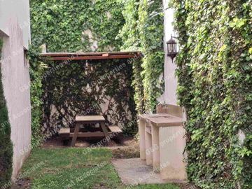 DEPARTAMENTO EN VENTA, 2 HABITACIONES, SAN ISIDRO DEL INCA, 107M2, CON PATIO
