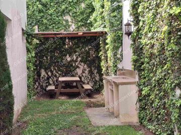 DEPARTAMENTO EN VENTA, 2 HABITACIONES, SAN ISIDRO DEL INCA, 107M2, CON PATIO
