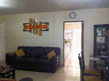 VENTA DE CASA CHOSICA URB SANTA MARIA PASANDO CHACLACAYO 332 M2 $200 000