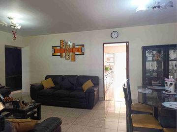 VENTA DE CASA CHOSICA URB SANTA MARIA PASANDO CHACLACAYO 332 M2 $200 000
