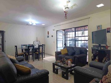 VENTA DE CASA CHOSICA URB SANTA MARIA PASANDO CHACLACAYO 332 M2 $200 000