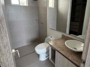 VENDO APARTAMENTO SECTOR ALTOS DE LOS ROSALES $630