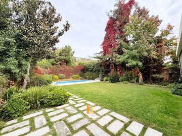 Casa en venta, Camino Real. Mediterránea en condominio interior. Colegio Everest, Craighouse, Monte Tabor