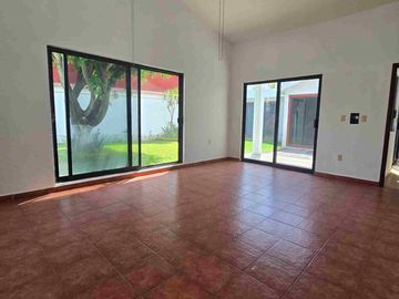 Casa en UN NIVEL, Las Fincas Jiutepec.
$ 19,700.00