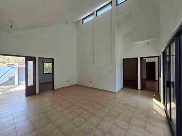 Casa en UN NIVEL, Las Fincas Jiutepec.
$ 19,700.00