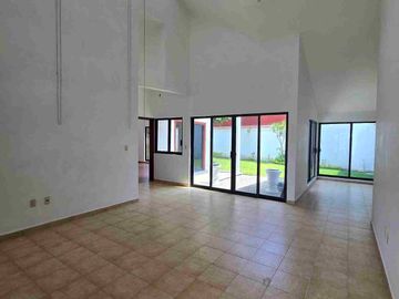 Casa en UN NIVEL, Las Fincas Jiutepec.
$ 19,700.00