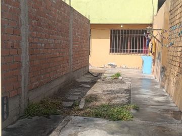 VENTA DE CASA CHACLACAYO 3 DEPARTAMENTOS ALFONSO COBIAN COCHERAS 200M2 $155,000