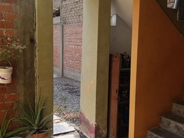 VENTA DE CASA CHACLACAYO 3 DEPARTAMENTOS ALFONSO COBIAN COCHERAS 200M2 $155,000