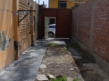 VENTA DE CASA CHACLACAYO 3 DEPARTAMENTOS ALFONSO COBIAN COCHERAS 200M2 $155,000