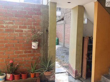 VENTA DE CASA CHACLACAYO 3 DEPARTAMENTOS ALFONSO COBIAN COCHERAS 200M2 $155,000